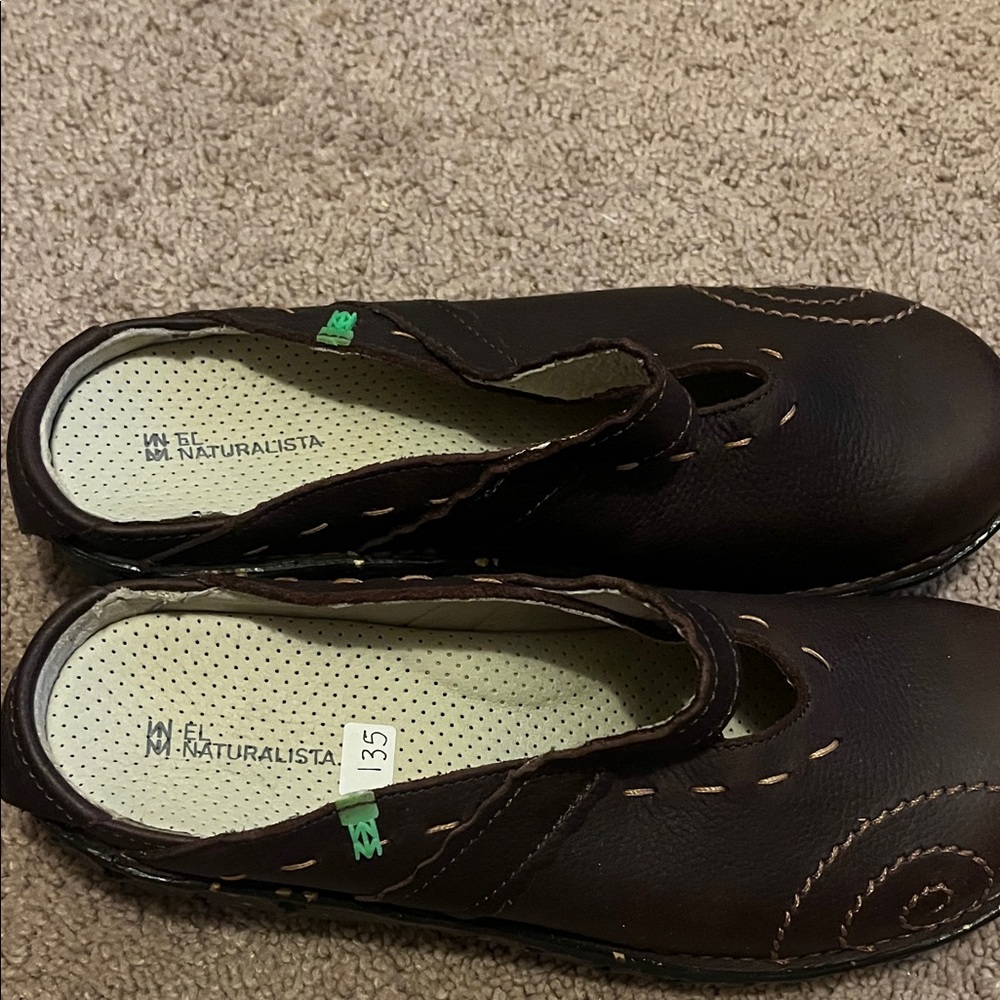 El Naturalista Dark Brown Leather Flats